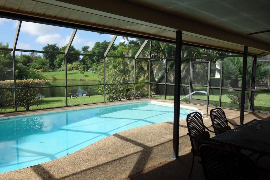 Pool Home With A New Sparkling Pool, Close To Beach, Lovely Lake View Naples Exterior photo